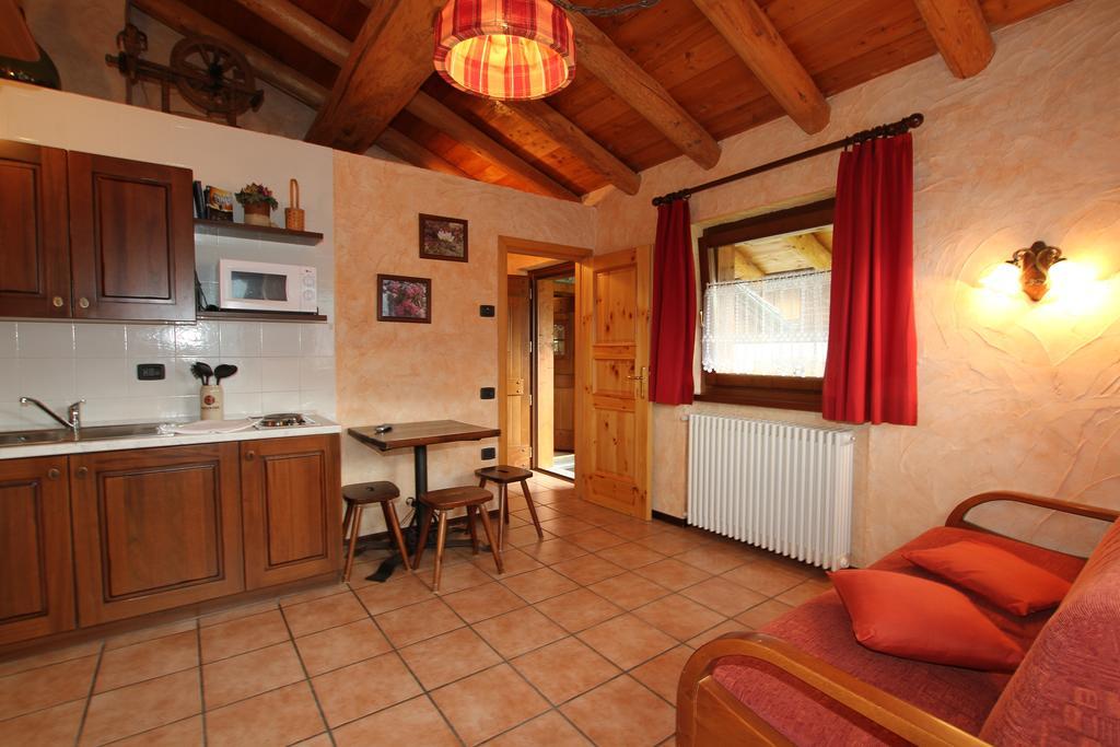 Residence Trompe-L'Oeil Champoluc Kamer foto